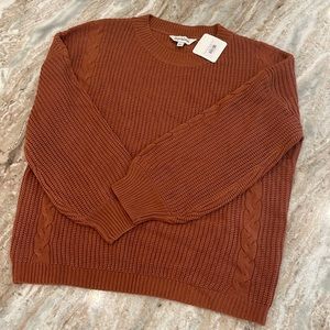 NWOT Cable Knit Crew Neck Sweater